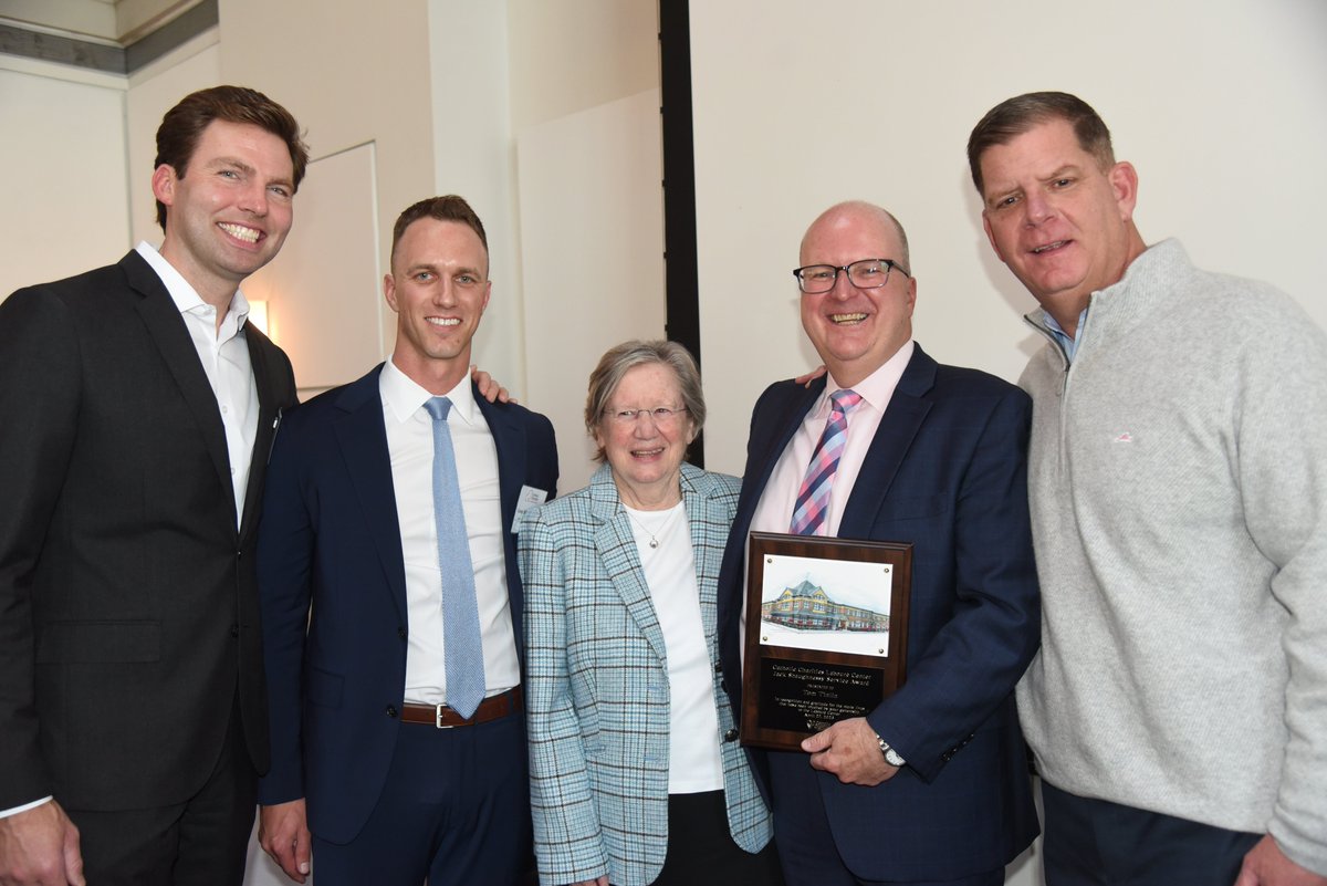 HSH congratulates @tinlin_tom, who was honored with the Jack Shaughnessy Service Award, presented by Catholic Charities Labouré Center. It was terrific to meet colleagues and friends and enjoy the live auction, which Tom led, to raise funds for this organization. Congrats, Tom!