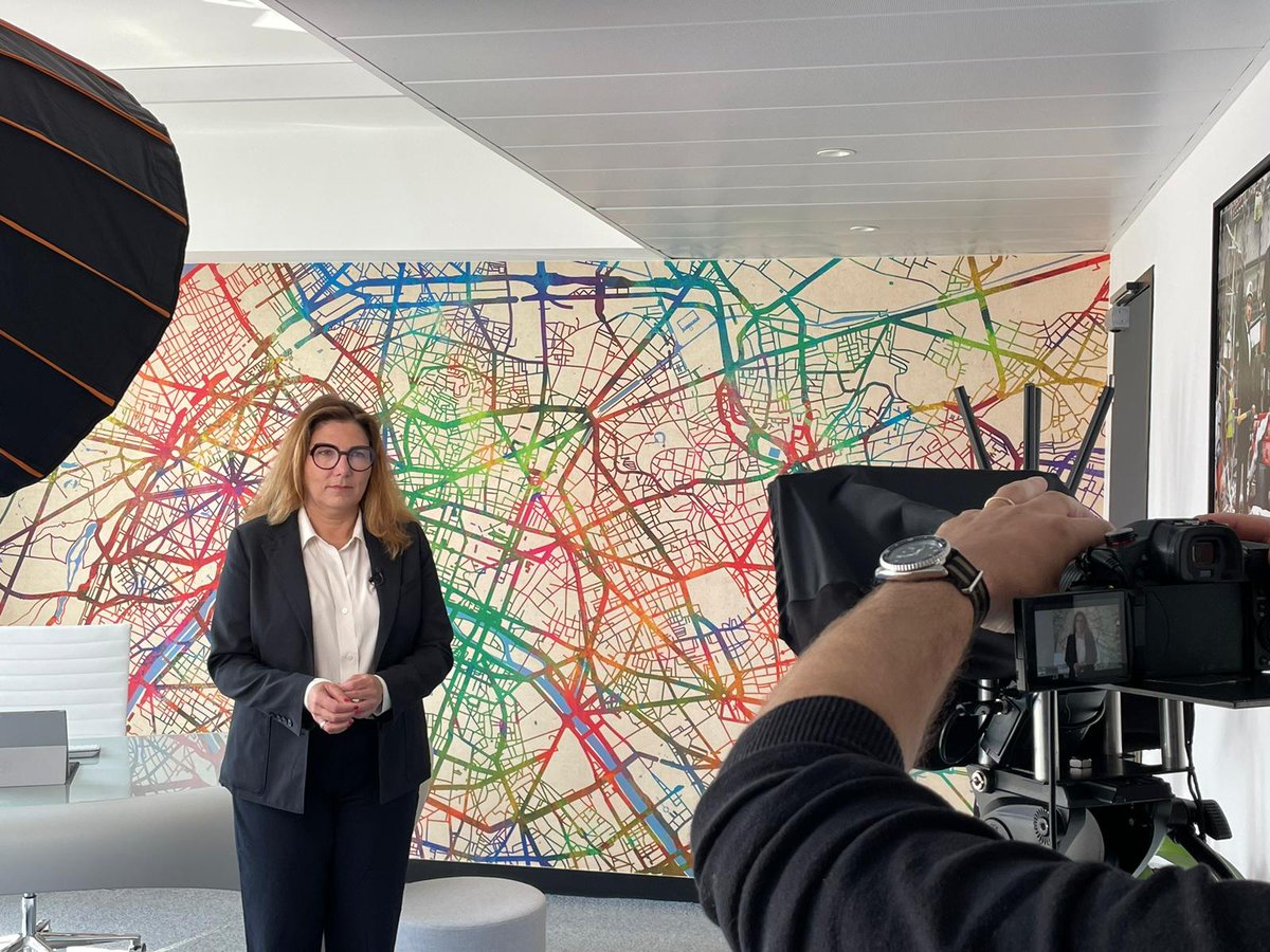 Promotion de "Allo Impôt" avec <a href="/C_DeSaintMichel/">Cécile De Saint Michel</a>
L'occasion de valoriser le rôle des experts-comptables auprès des chefs d’entreprises dans un spot pub diffusé sur <a href="/BFMTV/">BFM</a> dès le 15 mai. 
Les vidéos bientôt disponibles : allo-impot.fr
#alloimpot #declaration2022 #OECParis