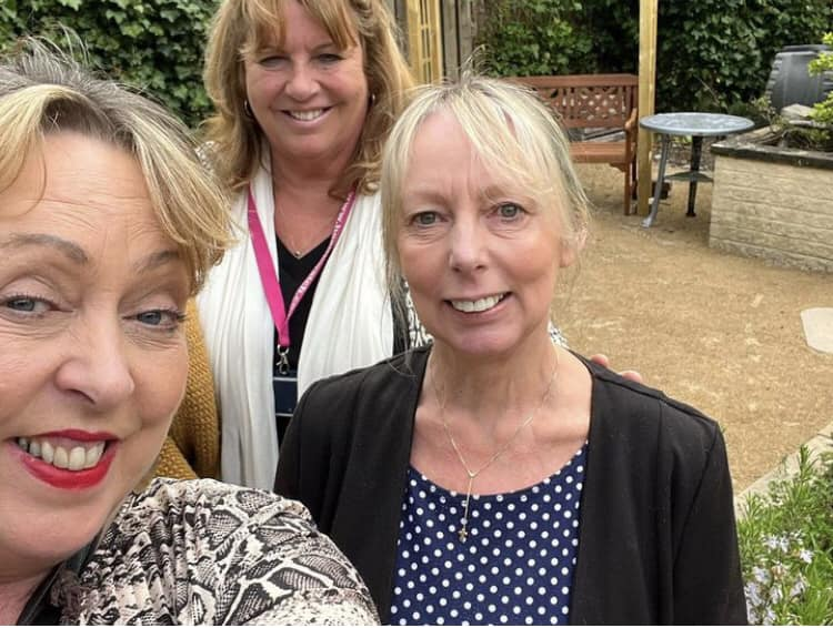 Healthwatchwirr's tweet photo. Lovely to meet up with Lynne Sedgwick from Wirral Society of the Blind and Partially Sighted. 

We got to experience the magical sensory garden and have some really important discussions around GP Practice Appointments.

#Spare5 #YourVoiceCounts #BecauseWeAllCare https://t.co/9oRm4O9H3j