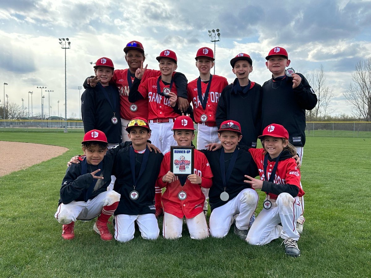 Our 11u Red and White teams are rockin' n' rollin' too!! Photo #1- 11u White and Red played for the championship in the Sioux City Classic on March 26th with Red defeating White 8-3! Photo #2- 11u White finished 2nd place in the Omaha River Cities USSSA tournament on April 23rd!