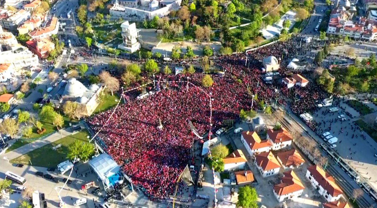 Burası Konya 👏👏👏

Konya, nerede duracağını ve kiminle yürüyeceğini bilir.