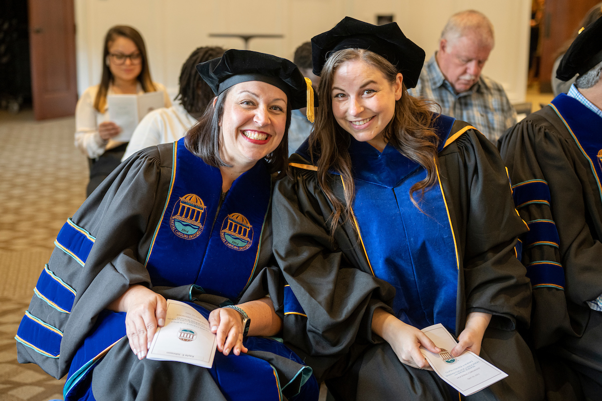 CCUGradStudies's tweet image. All smiles as our students cross that finish line.

@spadonicollege 
@CCUChanticleers 

#PhinisheD #PhD #gradstudies #doctor #graduate #highereducation #chantsup #tealnation