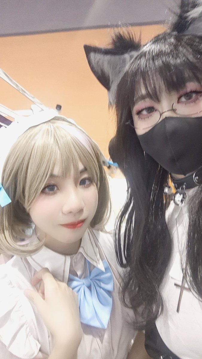 一些一起合照的妹子~~~ https://t.co/ekg5XYm5HC