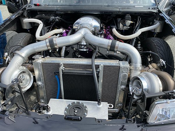 EngineBuildMag's tweet photo. When you see a Hearse take to the start line, your brain explodes a little. Jason Pickett's 1993 Buick Roadmaster Hearse with a twin-turbo 427 cid LS3 engine is capable of 8-second passes! It's our #EngineoftheWeek sponsored by @PennGrade, Elring and NPW. https://t.co/h8e3OPKWIE https://t.co/J1wqV9yrx1