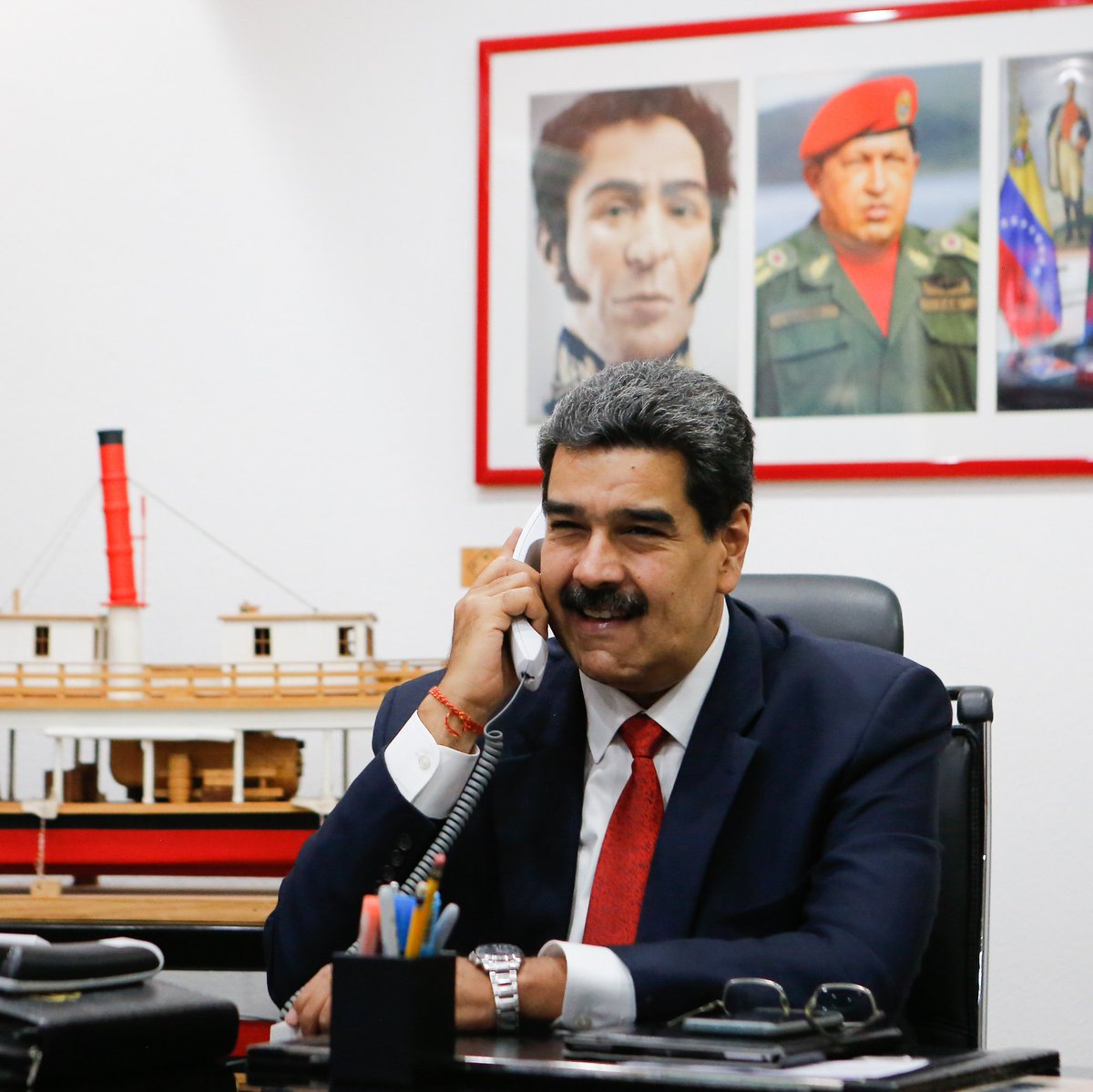 El pasado domingo #30Abr, sostuve un contacto telefónico con el nuevo Presidente electo de Paraguay, Santiago Peña, a quien le expresé mis felicitaciones en nombre del pueblo venezolano y la disposición de trabajar por el bien de nuestros países, a través del respeto y la unión.