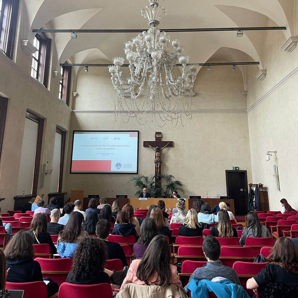 CIMEA_Naric's tweet photo. Concluso oggi presso @Unicatt il ciclo di incontri formativi sulle novità in merito al riconoscimento dei titoli di studio esteri in 🇮🇹, organizzato da @mur_gov_ con #CRUI e @CIMEA_Naric per il personale della #formazione superiore. Grazie mille a tutti i partecipanti! 👏 https://t.co/HcPpgK9pjN