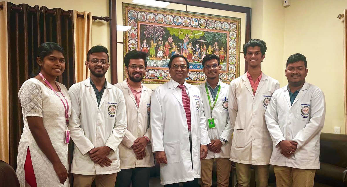saabaiimsbbsr's tweet photo. Towards new beginnings ✨

The Governing Body, SAAB 2023-24, met with the esteemed Executive Director, Prof (Dr) Ashutosh issues regarding academic curriculum, development of the hostel campus, and students' role in administration and patient care in the hospital. https://t.co/HoM2N31fSf