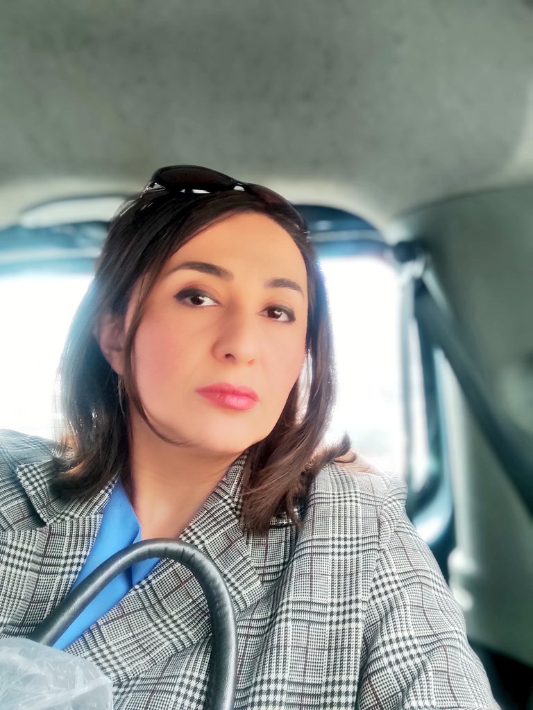 AslanovaFeride's tweet photo. Əlacım olsa, beynimi, qəlbimi yenidən format edərdim. Orada o qədər lazımsız   informasiyalar var ki!  Məsələn, cəmiyyətdə baş verən neqativ hadisələrin acısı düyünlənib qalıb ürəyimdə, beynimdə...
 Əvvəlki Fəridə üçün çox darıxıram, lap çox... https://t.co/lpFG6niPTj
