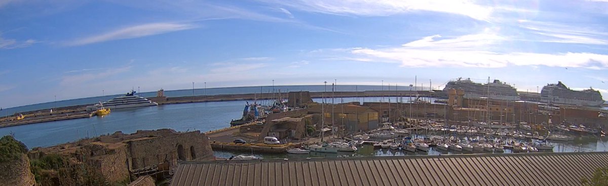 wintertonsworld's tweet image. Live shot of @Emerald_Cruises luxury yacht Emerald Azzurra currently in Civitavecchia, Italy. myearthcam.com/darsenaromanacv