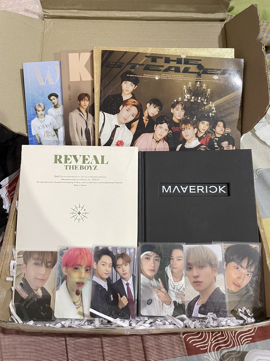 hobiiicart's tweet photo. #hobiiicartbudols | #CMPKfeedbackS
one of my most awaited merch just came!! sa wakas meron na kong tbz reveal boy ver ๐ญ and i got it from this set that costs only 1095! may 4 albums, 6 pcs, & 1 magazine grabe! buti nahanap ko yung selling post niyo @CMPKShop sa shopee at dito๐ฎโ๐จ https://t.co/7oLUGFv6lc