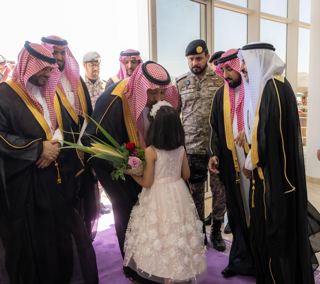 IsmailSAlghamdi's tweet photo. سعدنا اليوم بتدشين صاحب السمو الملكي الأمير الدكتور حسام بن سعود بن عبدالعزيز أمير منطقة الباحة المبنى الجديد لفرع الوزارة في منطقة ⁧#الباحة⁩ والذي تم تجهيزه وفقاً لأحدث الوسائل والتقنيات لخدمة مستفيدي الوزارة في المنطقة. https://t.co/MJLJHFJauq