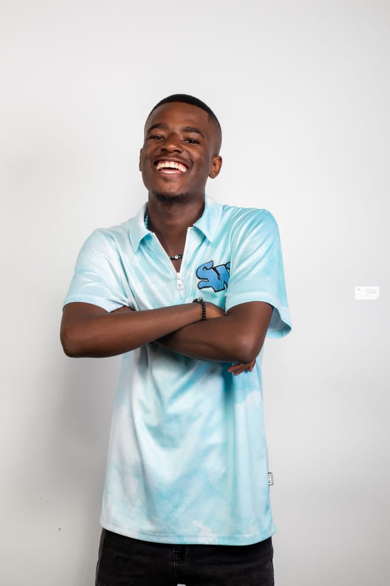 Geniuses are always branded as crazy ~ Pablo Escobar 

📸: Sim Photography 
#Photoshoot #StillShots #GraphicDesigners