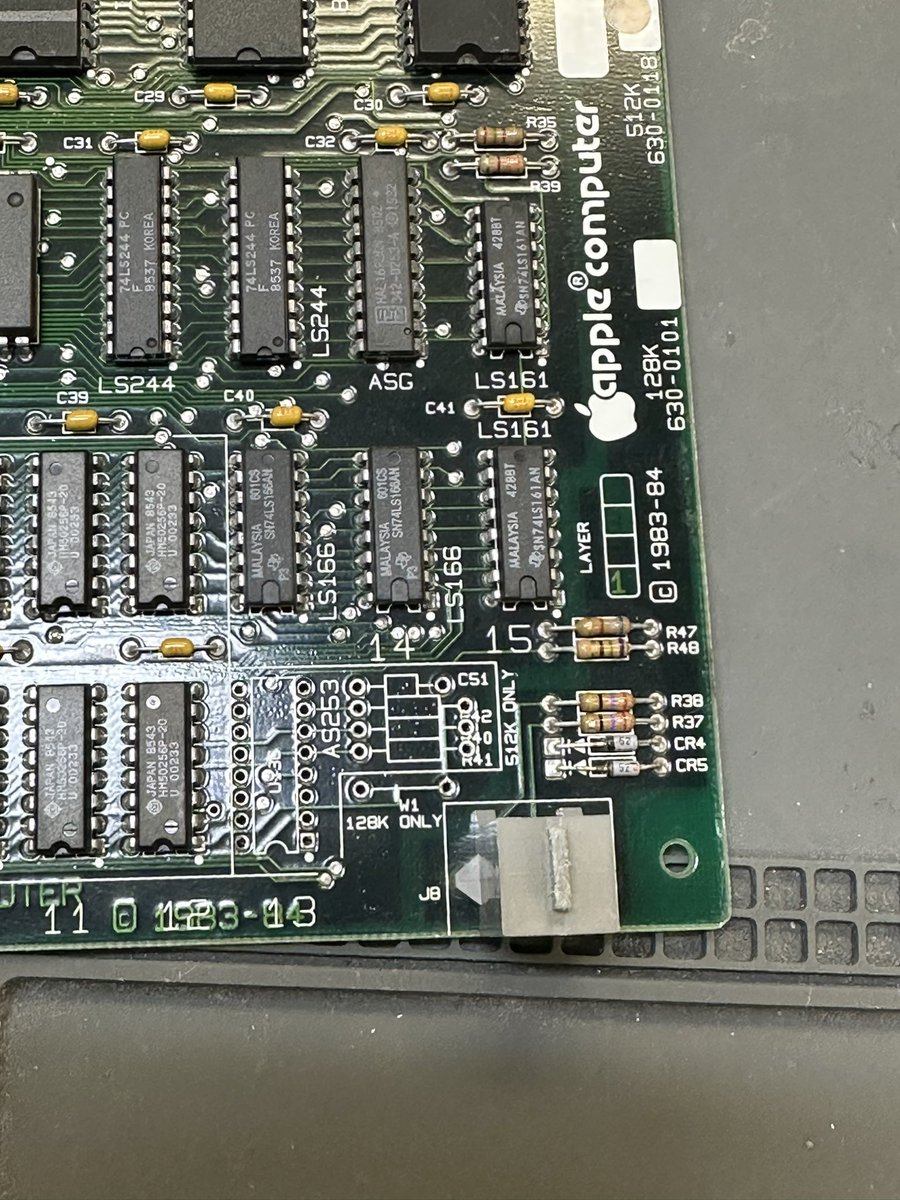 infinity5750's tweet photo. I tested Fat Mac Switcher on Mac512K, but I was worried that it would work because A8's enable method is slightly different, but there is no problem👍
#Macintosh #SatanicMacClub #KerosMacMods https://t.co/nLL5CphtOh