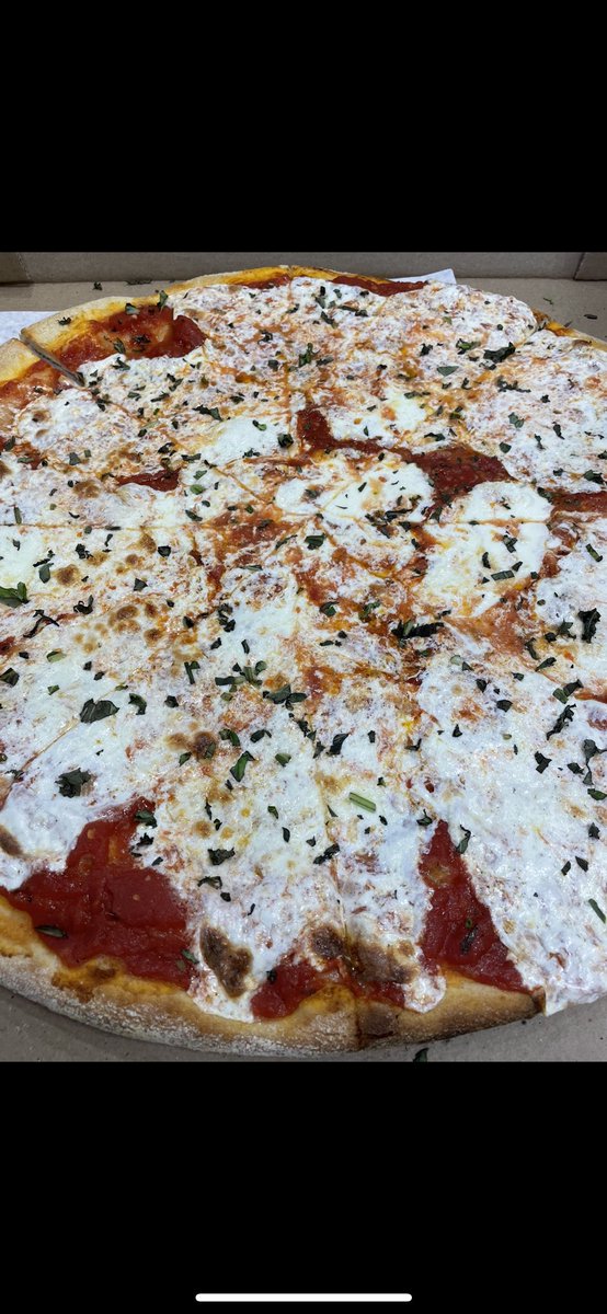 PizzaSportsGuy's tweet image. NY teams may let you down, NY pizza never will. #Sauces