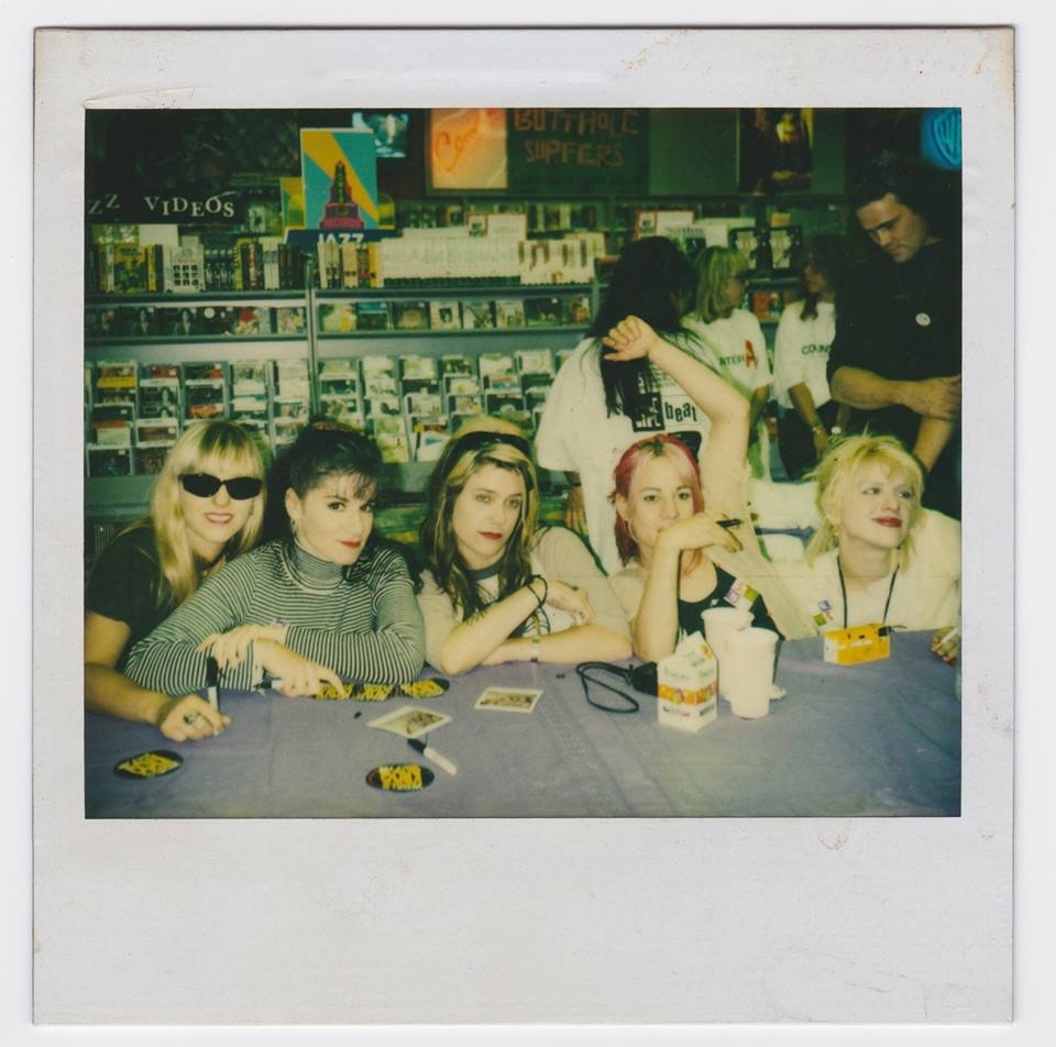 Back in the day when record stores were on Sunset and bands made things to sign while women drank milk from cartons. ⁠
⁠--------------
#jenniferfinch #courtneylove #donitasparks #suzigardner #deeplakas #artistsigning #recordstore #towerrecords #90smusic #90sculture