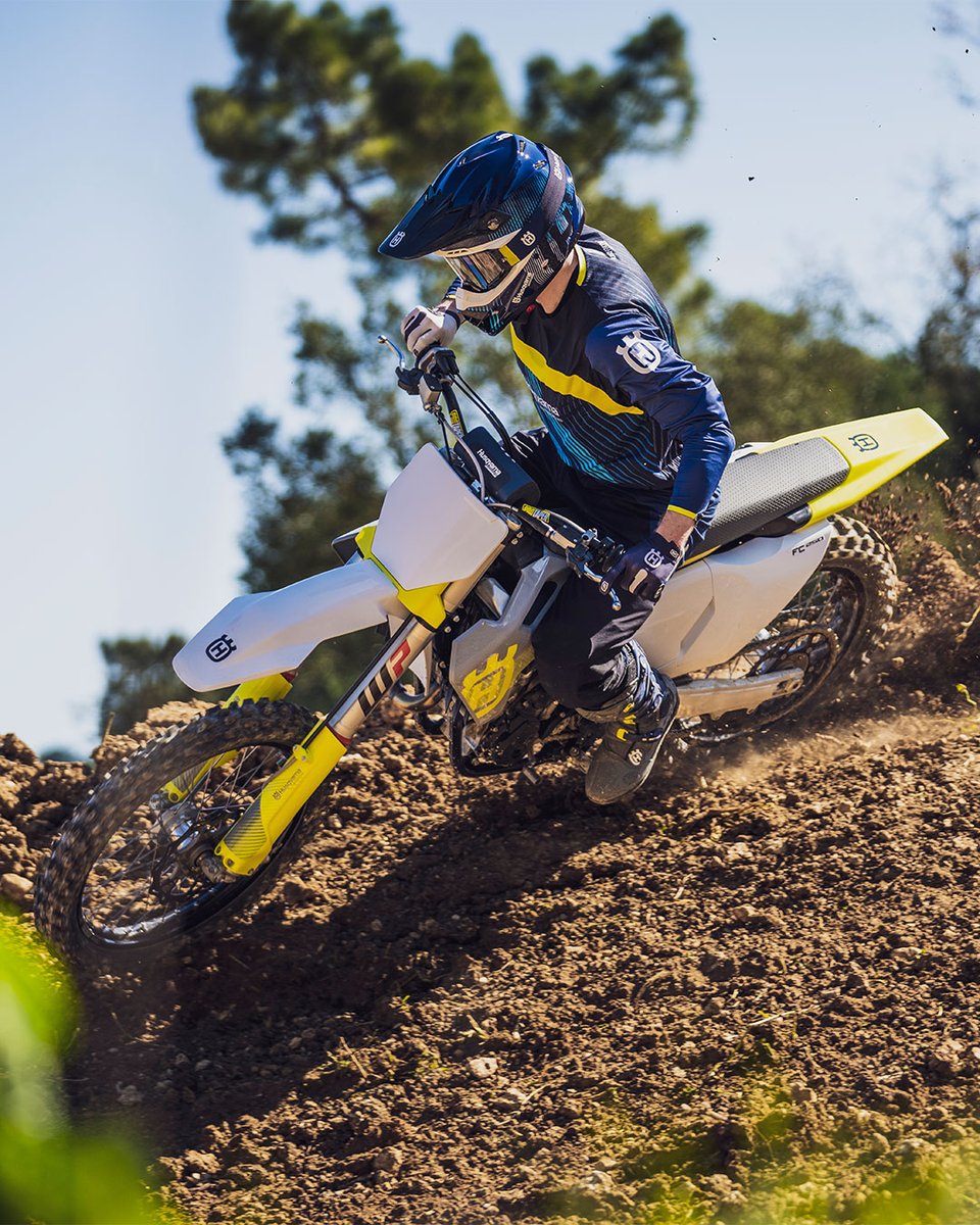 Hqv_Motorcycles's tweet photo. The 2024 FC 250 - proven motocross performance and the bike that just took Kay de Wolf and Roan van de Moodsijk to a double MX2-class podium in Portugal.
#HusqvarnaMotorcycles #RideHusky #GoRide #EngineeredToOutperform #Motocross #FC250 https://t.co/Nf7XUWfIBL