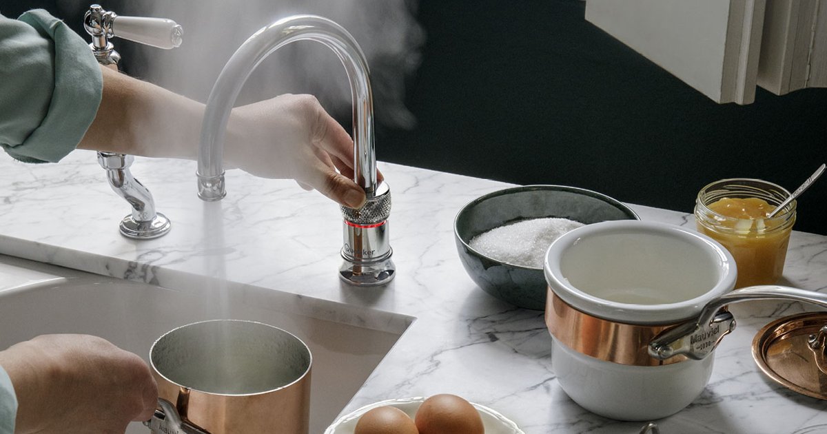 The boiling water tap! Upgrade your kitchen with a boiling water tap and save time boiling the kettle with instant boiling water!

Shop now> bit.ly/3p25WOj

#savetime #boilingwatertap #quooker #QETTLE #franke