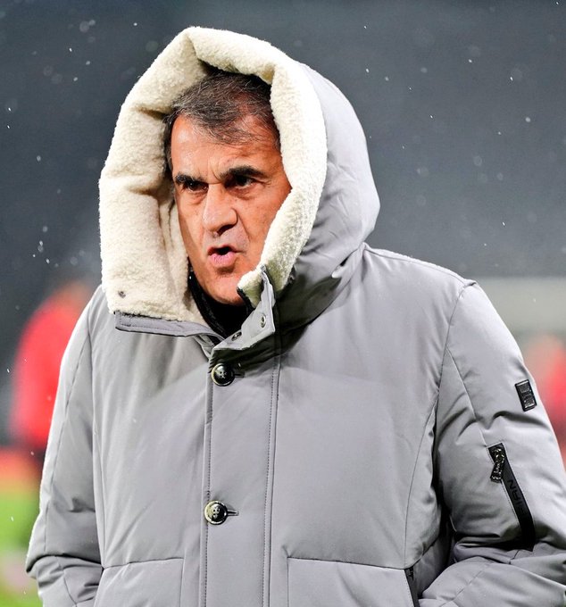 Şenol Güneş: "En iyi aydınlanma aracı güneştir. Bedavadır. Faydalanmasını bilmek lazım. Güneş her tarafa konuyor. Güle de konar, leşe de konar. Işığın en düşük olduğu mumdur ama mum da aydınlanmak için kendini yakar."