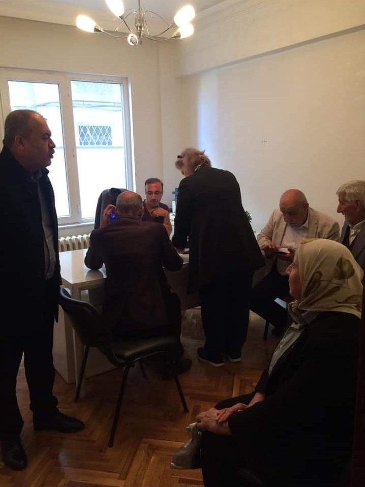 Şahinbeyin değerli sandık kurulu üyeleri
Görev belgelerinizi almak için lütfen acele ediniz 

Metin Aslan 
Şahinbey İlçe başkanı