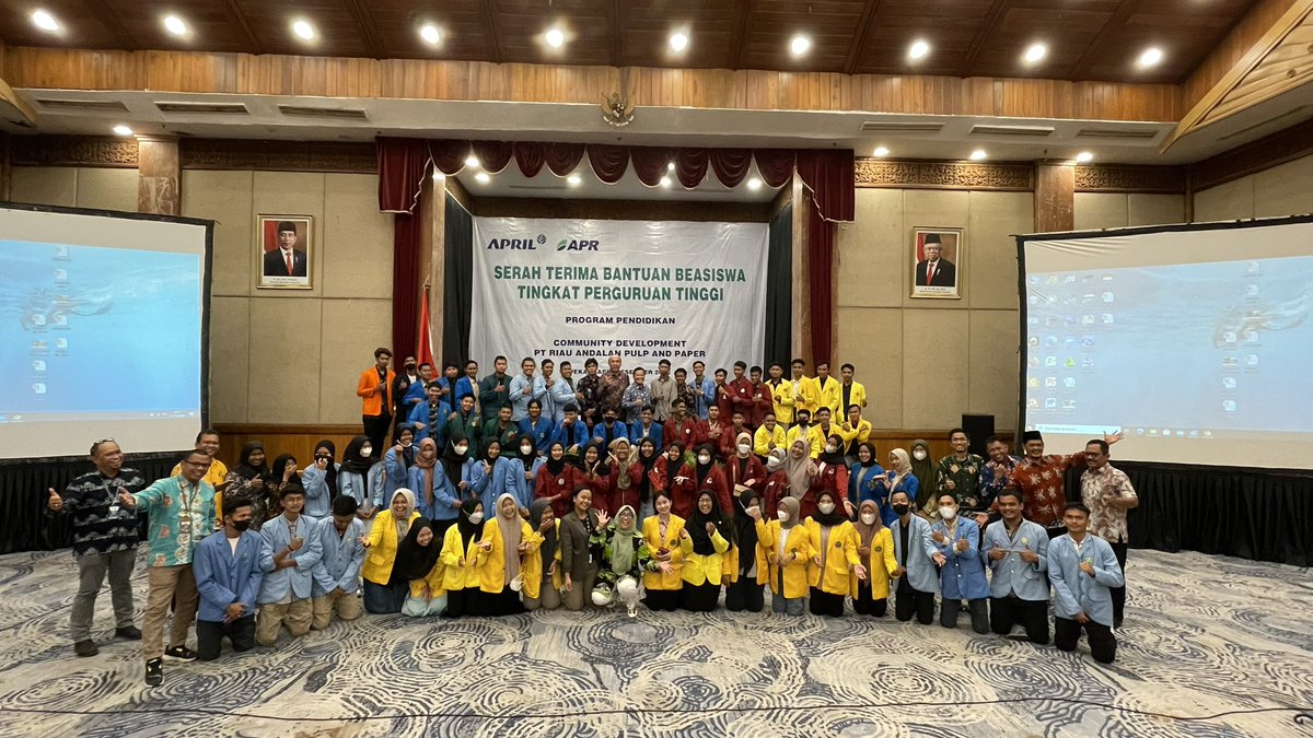 Hari Pendidikan Nasional bukan hanya tentang merayakan prestasi, tetapi juga memperkuat komitmen kita dalam mencapai tujuan #APRIL2030. Kita harus terus berjuang agar semua anak Riau mendapatkan hak mereka untuk belajar dan berkembang. #lifeatAPRIL