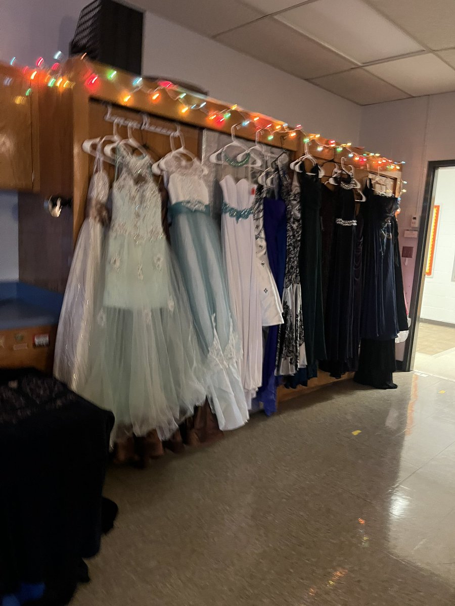 CHPCRUSADERS's tweet photo. As you come Derby Trot, visit the Churchill Park Chic Boutique if you are in need of prom attire! Thank you to all who donated! @JCPSKY @JCPSZone2 #weareCHP https://t.co/b3ioCtOsod