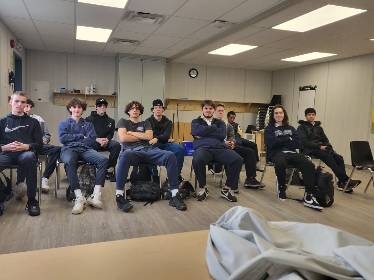 fnmiwcdsb's tweet photo. Learning about Indigenous protocols for our Canoe build with St. Mary's technology students. @WCDSBNewswire @WCDSBLearns @WCDSBInnovates @St_Marys_Kitch https://t.co/rIpNmmxkas