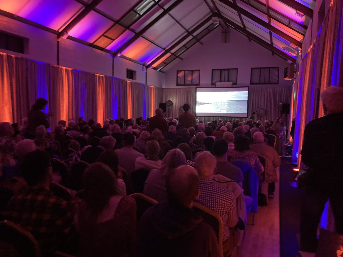 mirrh01's tweet photo. @AchillFilmFest @MakingMoviesOy What a great night!! Full house!! https://t.co/S0Lj4wT0Yx