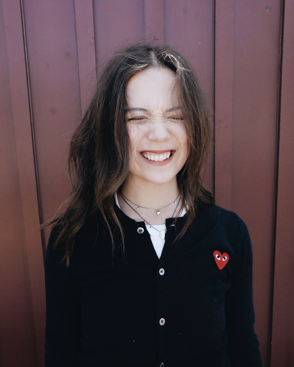 laufey's tweet photo. My new single “From The Start” will be out May 11th ❤️ So excited for everything to come 🪄 You can pre-save it now here: https://t.co/eVUAMkuCR2 https://t.co/dvufOSucIn