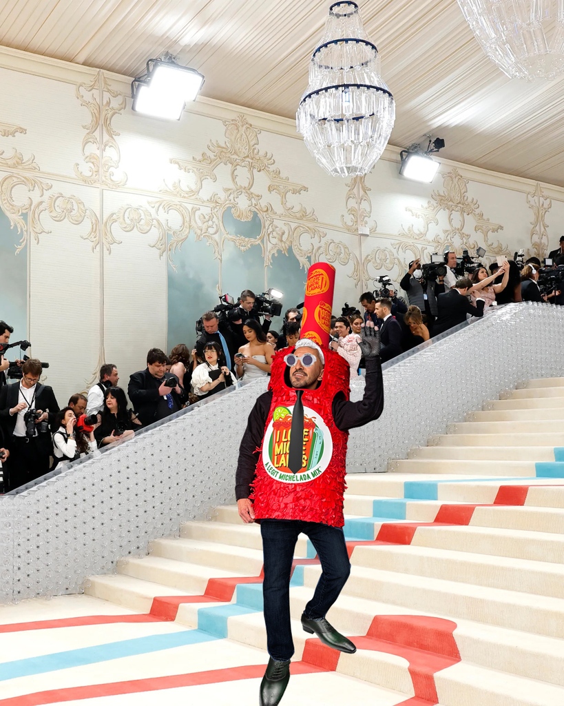 IN CASE YOU MISSED IT: The Miche Man's Met Gala look last night. He chose to go for a Karl Lagerfeld cosplay look; white hair &amp; fingerless gloves🕴️🌟 #MetGala2023