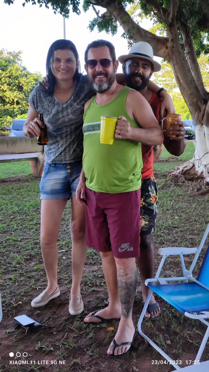 SantosHelios39's tweet photo. Amigos, com eles vivi os melhores momentos e paguei os maiores micos.
#friends #rocknorio #riotiete #praiapordosol https://t.co/bIDrtOQ7oP