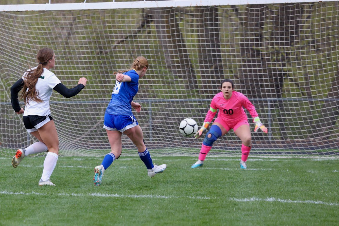 wahlert_gsoccer's tweet photo. Happy happy game day!! 
⚽️: Prairie High School 
⏰: 4:15
📍: Wahlert https://t.co/KQZJcfHOe5