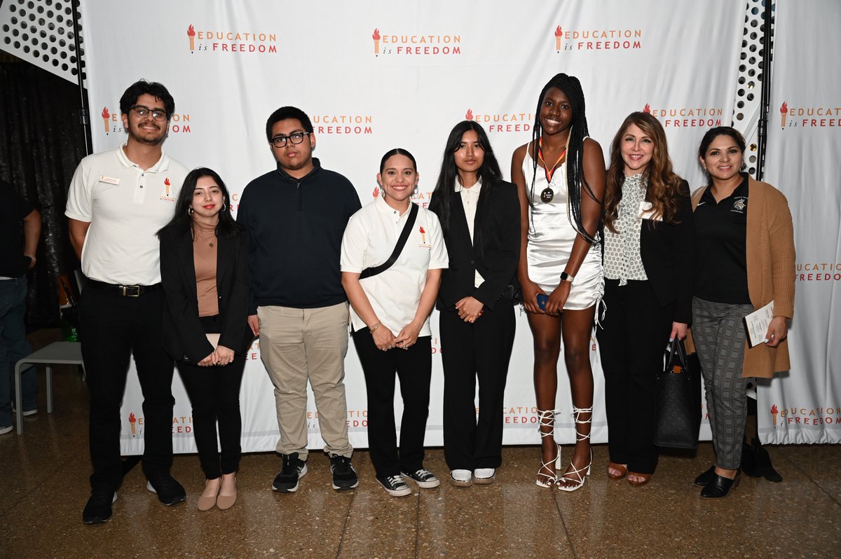 EIF_Pinkston's tweet photo. So proud to celebrate our EIF Senior Scholars from @LGPinkstonHS at our 8th Annual Evening with the Star! #EIF #pinkston https://t.co/rvPS7S0pcY