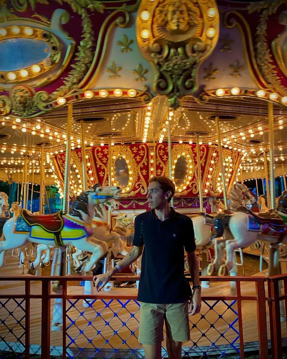 VivaAzuero's tweet photo. 🎡🎠🎢
#feriadeazuero video de ing. @abelurena23 https://t.co/Q5QfcS8DNl