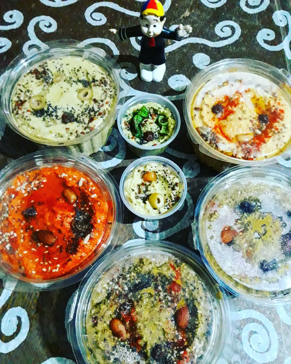brenditanin's tweet photo. Se viene un #Finde a pura #Feria &amp; #KikoEstáFeliz con #Hummus &amp; sus #Bebecitxs #AllAround #VeganFood #ProductionModeOn #VeganPartyFood #VeganForce #Vegan #ChooseLife #VeganRecipe #GoVegan @Veganbitchworld 🤗💚🤤🙌 https://t.co/5WqIg1gOkq