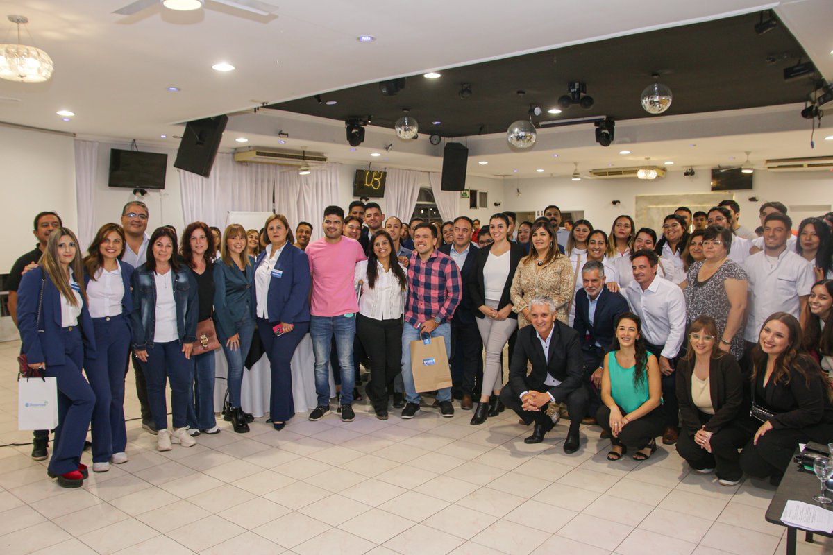 Cafri_larioja's tweet photo. 🙌🏻Así vivimos nuestra increíble jornada #FarmaciaActiva
organizada por #CAFRI junto al laboratorio Biosintex. 

🫂Queremos agradecer a los más de 60 participantes que se unieron, para aprender y compartir conocimientos sobre cuidado de la piel y ventas en salud. https://t.co/471Gbmrxac