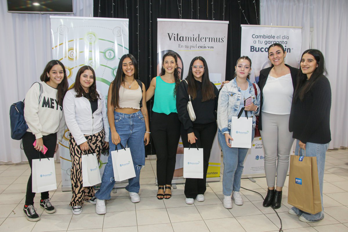Cafri_larioja's tweet photo. 🙌🏻Así vivimos nuestra increíble jornada #FarmaciaActiva
organizada por #CAFRI junto al laboratorio Biosintex. 

🫂Queremos agradecer a los más de 60 participantes que se unieron, para aprender y compartir conocimientos sobre cuidado de la piel y ventas en salud. https://t.co/471Gbmrxac