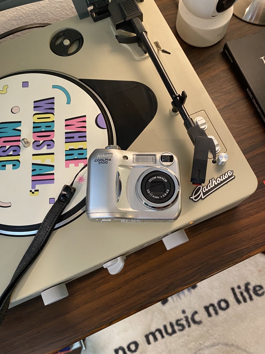 myvanillatt's tweet photo. Nikon coolpix 3100 ❤️‍🔥
✨ น้องน่ารักมากก  85% มีริ้วรอยเล็กน้อย ยางปิดช่อง usb เสื่อมหายตามยุน้าา
💰 2450 บาทรวมจัดส่งค่ะ
จะได้รับ 📦
• ตัวกล้อง 
• CF card 1 gb
• สายคล้องมือ
🧸 ซื้อถ่านใส่พร้อมใช้งานค่าา
#กล้องดิจิตอลมือสอง #กล้องดิจิตอลเก่า #กล้องดิจิตอลเก่า https://t.co/b4bf2pQkYv