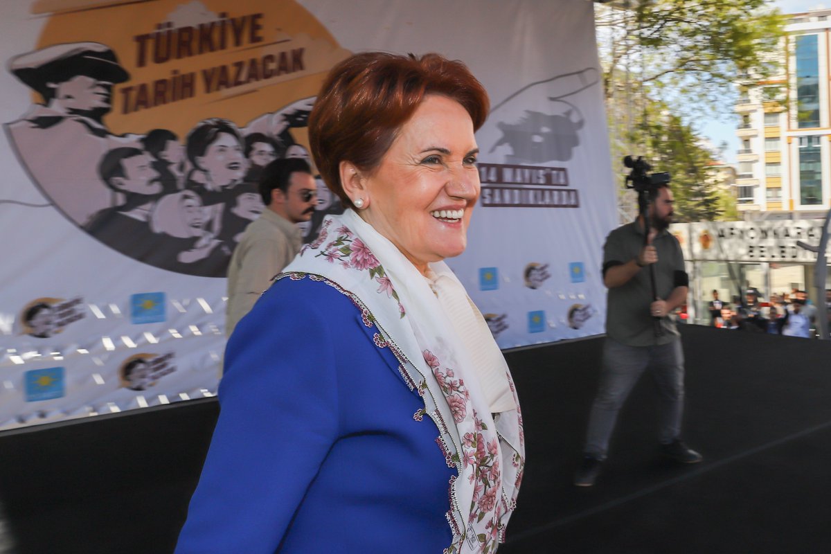 iyiparti's tweet photo. Genel Başkanımız Sayın @meral_aksener,

Afyonkarahisar'da vatandaşlarımızla bir araya geldi.

Hiç merak etmeyin;

Milletimizin iradesinden kaçanlar tarih olacak!

14 Mayıs'ta Türkiye Tarih Yazacak!☀️ https://t.co/UROqwOBElh