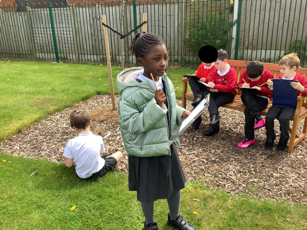westheathprim's tweet photo. #WHPSClass3 enjoyed learning about and using our senses today. First, we labelled our friends to show which body parts our senses come from and then we enjoyed a sunny senses walk; we were able to put our learning to good use and identify all of our senses. 👂🏻👃🏼👀👣 #WHPSScience https://t.co/2kAR3KSD7X