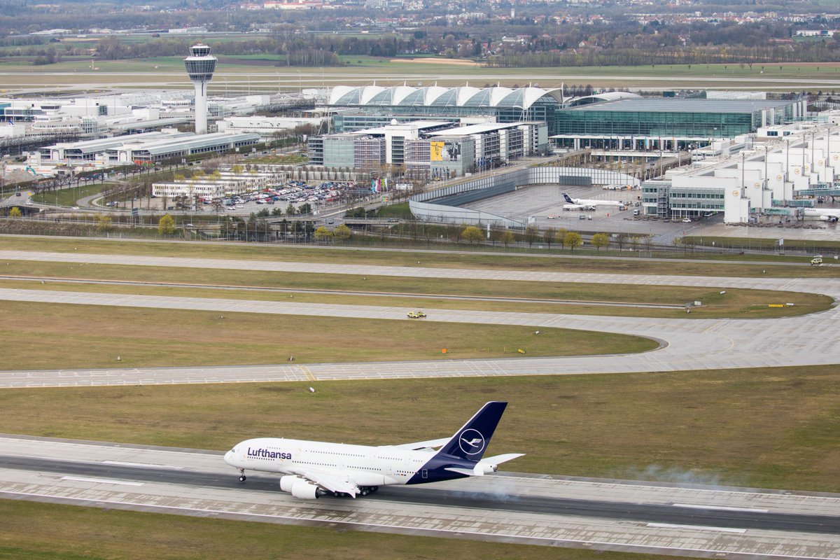 lufthansaNews's tweet photo. Next on the #A380 D-AIMK Training-Flightschedule: 03.05.2023 FRA-LEJ (LH9860): 10:00 LT, LEIJ-PRG (LH9861): 11:10 LT, PRG-VIE (LH9862): 12:00 LT, VIE-MUC (LH9863) 12:45 LT. https://t.co/Scqj0aOzJ8