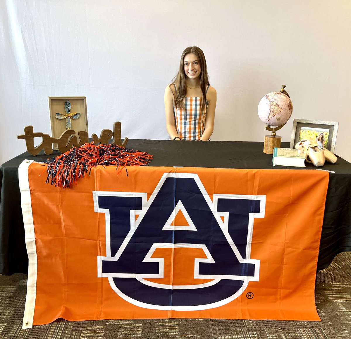 rparker47's tweet photo. Macy Cox is going to AU &amp; will study elementary education.Macy has a heart for missions &amp;has completed 5 mission trips.She will go on an international mission trip this summer.I know she will change lives through teaching and ministering to those in need of sustenance and Christ. https://t.co/VRJWghm4aR