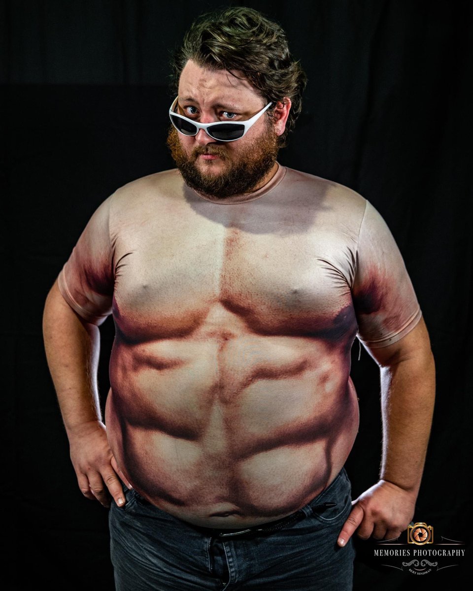 notfakeABBS's tweet photo. I will take on ANYONE in Wrestling who thinks they have sweet Abs, and prove to them why they’ll all be tied for a very distant 2nd place! #TotallyNOTFake #ABBS #HardCORE https://t.co/XBEU24nDSM