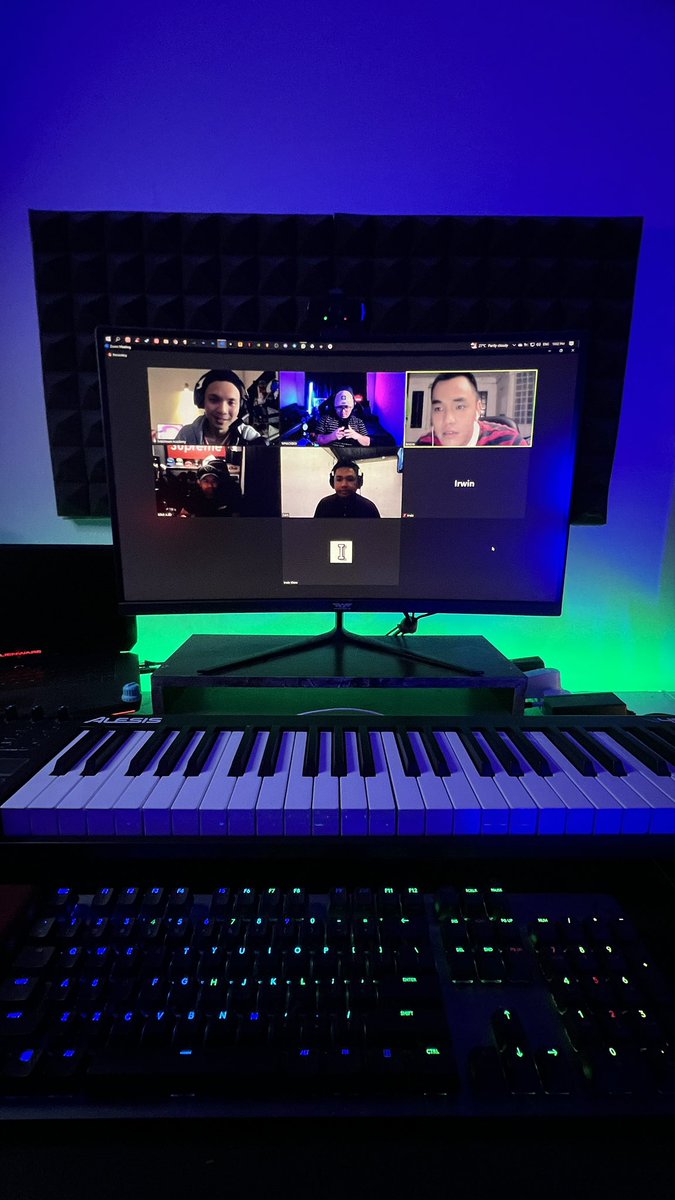 WHACKBOI's tweet photo. feels good to be sharing music knowledges, giving it back for the community. 

#MXMA #BATCH11 https://t.co/SEYzohJtkN