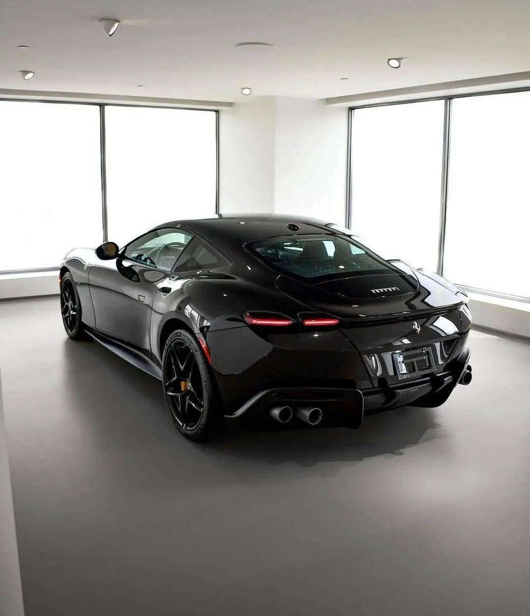 DailyFerrariTM's tweet photo. Ferrari Roma ✨️ https://t.co/56FE1tyyDc