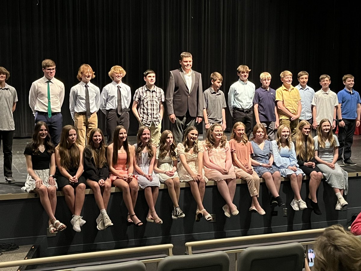 platteviewcent's tweet photo. Proud to induct 26 new members into the National Junior Honor Society last night. Thanks also to our 8th grade leaders for being such a terrific group! https://t.co/wNWs9OsGim