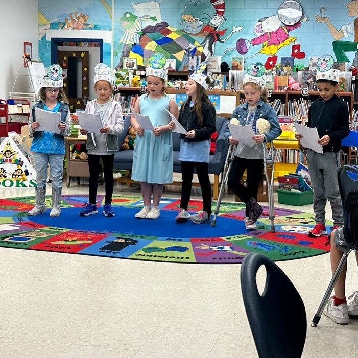 berkeleypotter's tweet photo. Our second grade Reader’s Theater did an amazing job presenting on Friday!  #wearehmp https://t.co/3Jy0RzmtkR