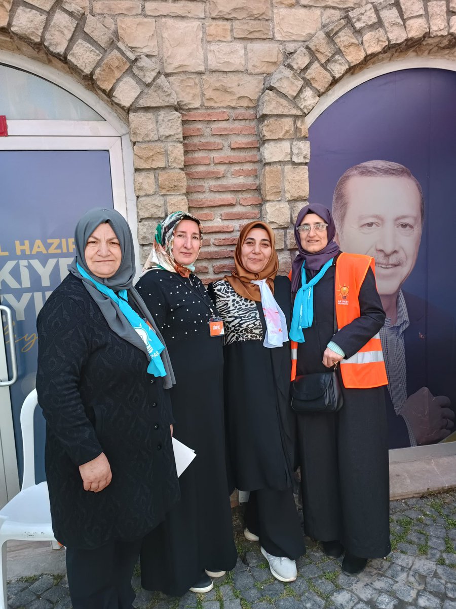 akkadinbasak's tweet photo. 📍Kayaşehir Mahallesi

Liderimizin önderliğinde yarınlarımızın güçlü ve büyük Türkiye’si ve 2023 hedeflerimiz için çalışmaya, gönüller kazanmaya devam edeceğiz.
#AdımAdımİstanbul https://t.co/hMu804LrbL