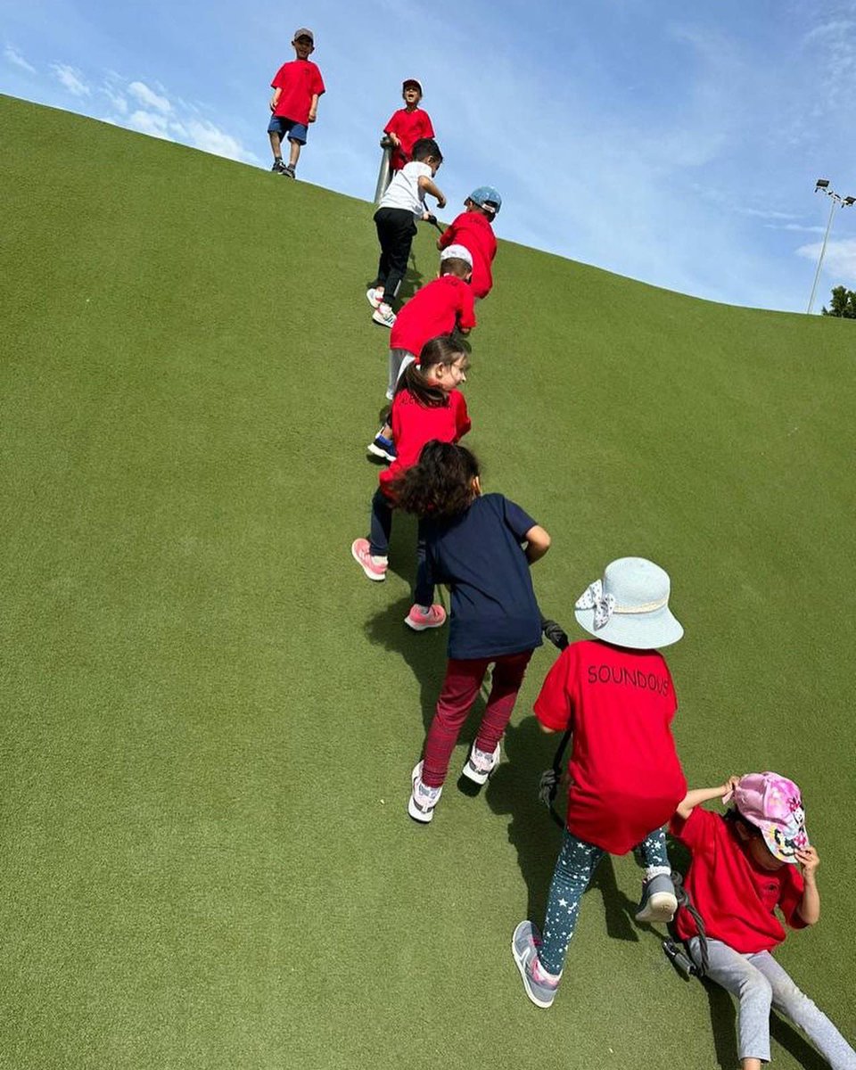 El alumnado de Educación Infantil realiza su tradicional visita al Parque de la Infancia de nuestro municipio, realizando multitud de actividades al aire libre y disfrutando de un bonito día de convivencia. Agradecer al <a href="/Aytovicar/">Ayuntamiento de Vícar</a> por cedernos la instalación.
#excursion #Infantil