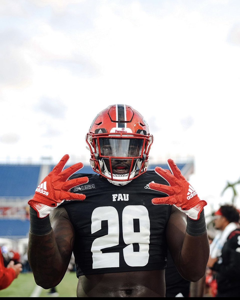 HoodDavion's tweet photo. I am very Blessed to Receive an Offer from Florida Atlantic University🌴@CoachMaggitt38 https://t.co/CKp5pN0qRI