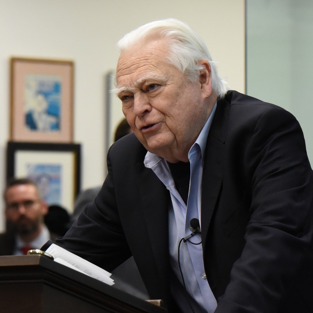 amideapodcast's tweet photo. Farewell, Gordon Lloyd - an immigrant and scholar who taught Americans about America, and spent decades teaching anyone who'd listen about the American Founding and our Founding Fathers. His legacy is in part preserved in his work at https://t.co/chyAJ5yHrI https://t.co/951isojXyP